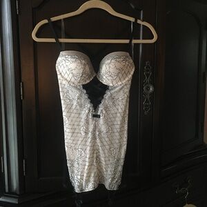 Beautiful Victoria's Secret Brand New Corset Lingerie 34C Classy Upscale